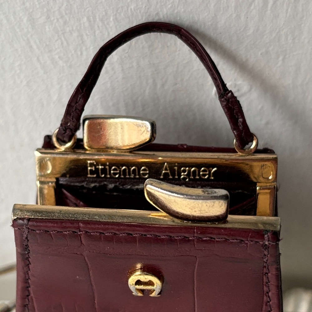🔴New Etienne Aigner Mini Burgundy & Gold Tone Keychain Purse/Bag - Picture 4 of 9